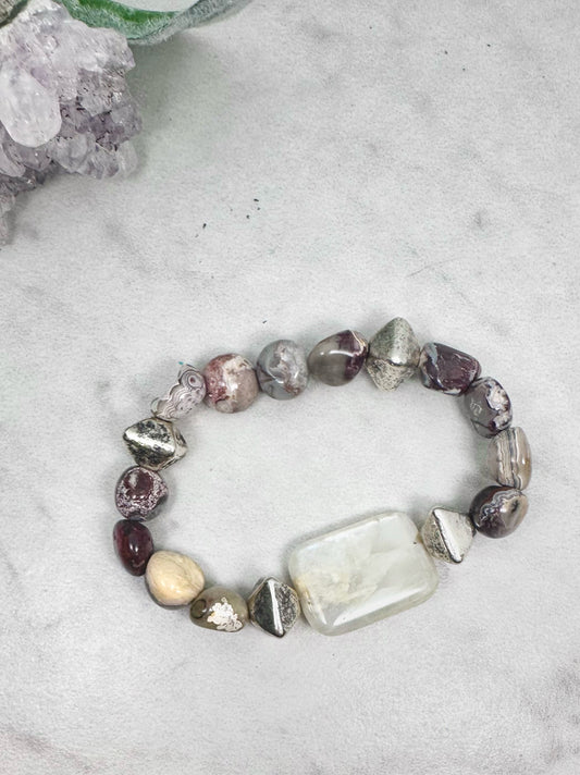 Wintry Shoreline Stretch Bracelet